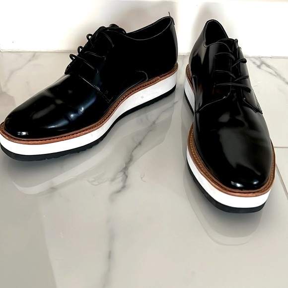 Vince Shoes - NWOT Vince Women Reed Glazed Patent leather Platform Oxford shoes